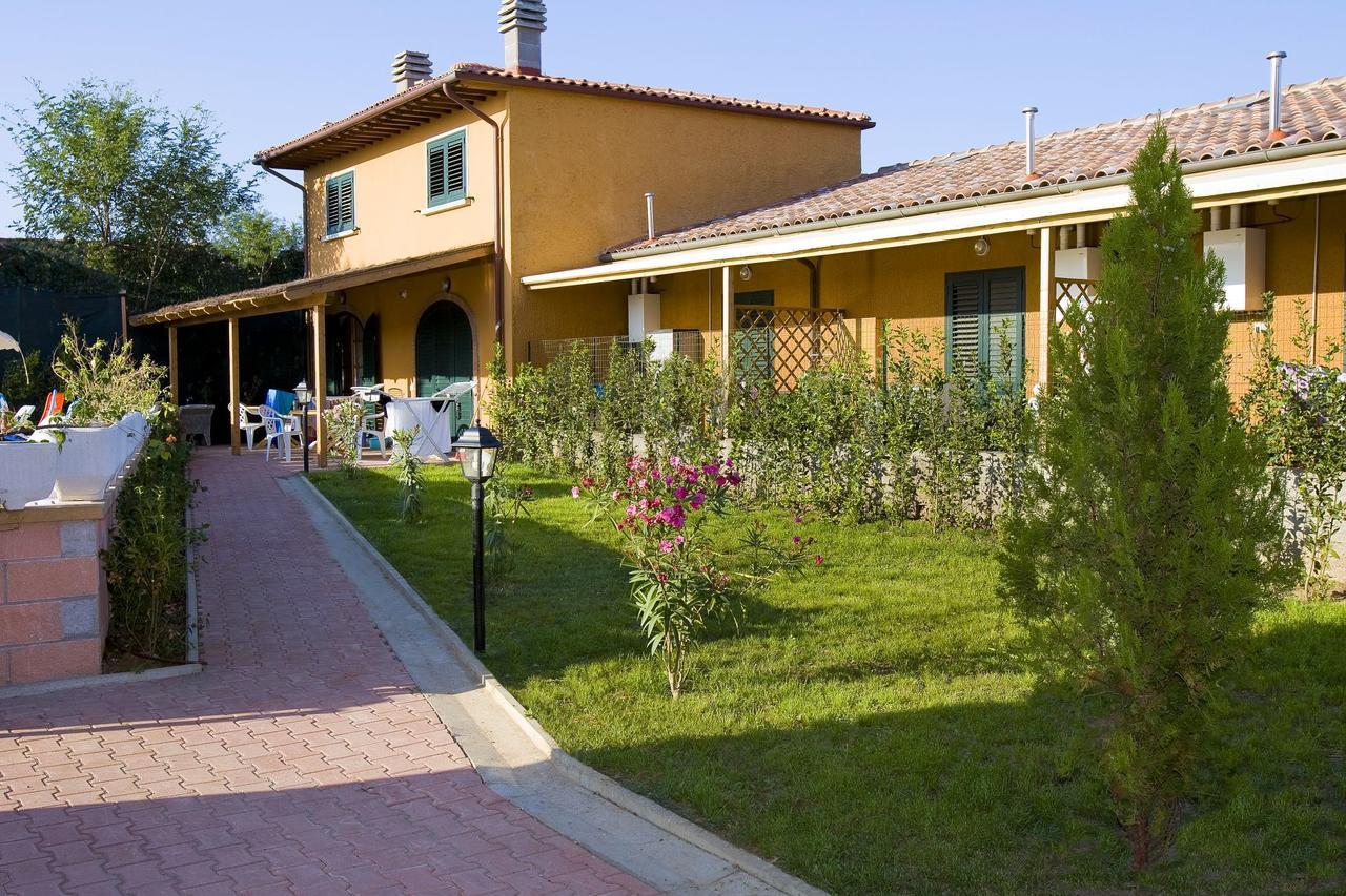 Borgo Guglielmo Aparthotel Marina di Cecina Exterior foto